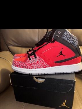 Air Jordan 1 Flight 'Fire Red' sneakers, Big Kid size 4.5Y